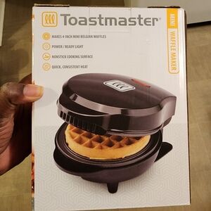 Toastmaster 4" Mini Belgian Waffle Maker TM-46WM NEW